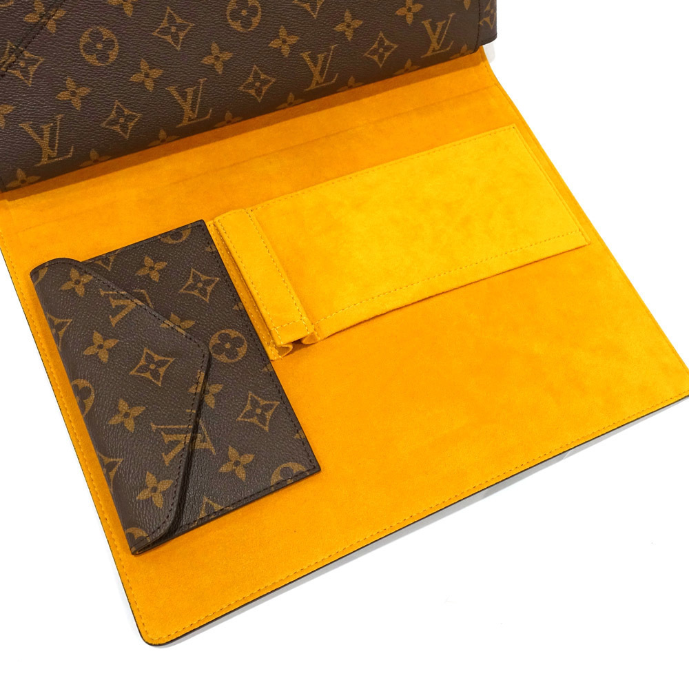 Louis Vuitton Folder Mark Computer Case Brown - image 7